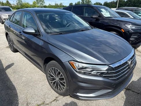 Used 2020 Volkswagen Jetta SE w/ SE Cold Weather Package FWD image 5