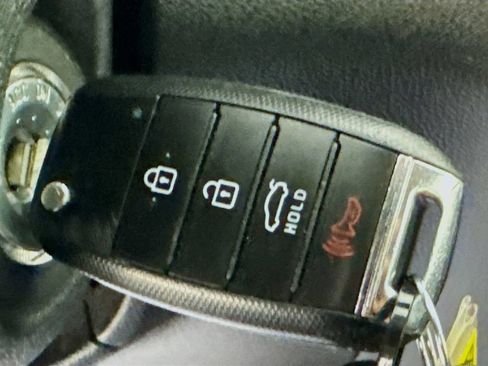 Used 2020 Kia Optima LX FWD image 19