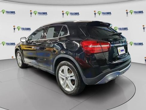 Used 2020 Mercedes-Benz GLA 250 4MATIC w/ Premium Package image 4