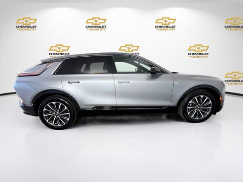 Used 2024 Cadillac Lyriq Sport AWD/4WD image 9
