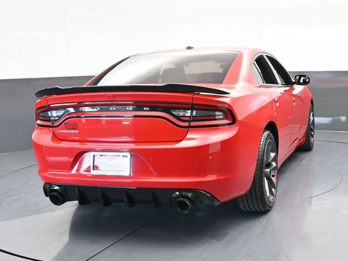 Used 2019 Dodge Charger SXT image 5