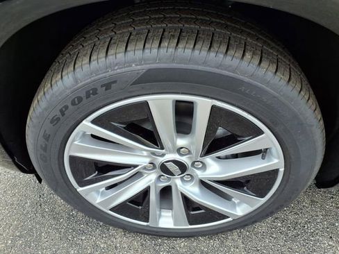 New 2026 Cadillac Vistiq Luxury image 12