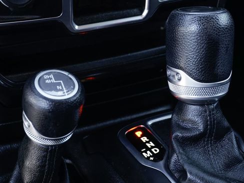 Used 2021 Jeep Wrangler Sport image 34