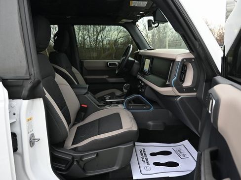 Used 2023 Ford Bronco Wildtrak image 19
