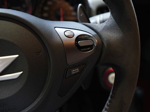 Used 2020 Nissan 370Z NISMO image 35