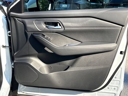 Used 2026 Nissan Rogue SV w/ SV Premium Package FWD image 12
