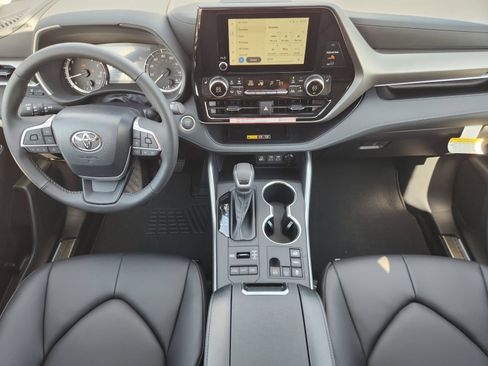New 2026 Toyota Highlander XLE AWD/4WD image 30
