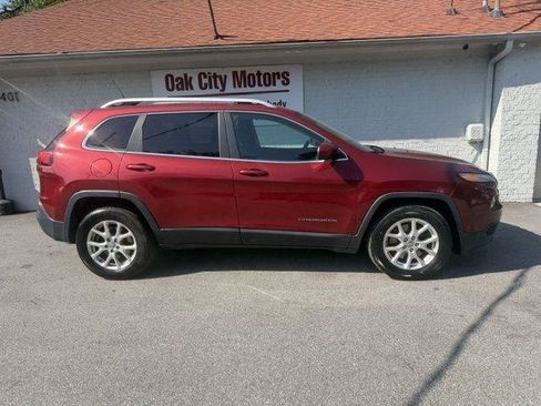 Used 2014 Jeep Cherokee Latitude w/ Comfort/Convenience Group AWD/4WD image 4