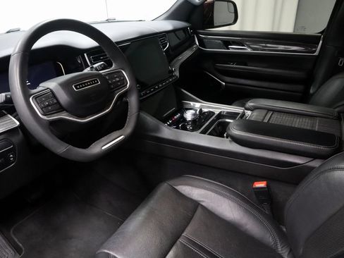 Used 2022 Jeep Wagoneer Series III w/ Flexible Seating Group AWD/4WD image 23