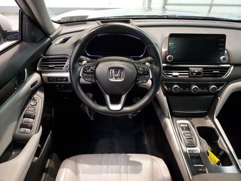 Used 2018 Honda Accord Touring image 14