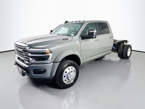 New 2026 RAM 5500 Tradesman AWD/4WD image 3