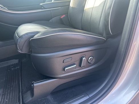 Used 2024 Hyundai Palisade Limited image 13