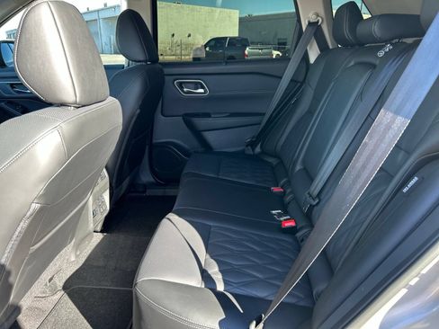 Used 2026 Nissan Rogue Platinum w/ Platinum Premium Package AWD/4WD image 13