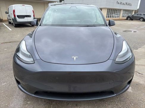 Used 2022 Tesla Model Y Performance image 3