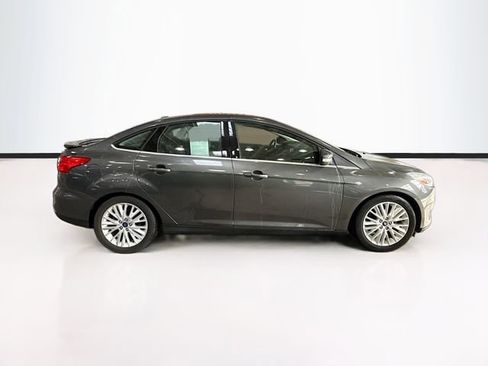 Used 2017 Ford Focus Titanium w/ Titanium Technology Package image 5