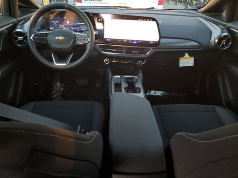 New 2026 Chevrolet Equinox EV LT image 9