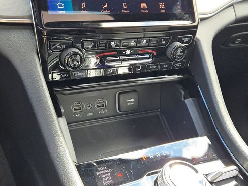 New 2025 Jeep Grand Cherokee L Overland w/ Luxury Tech Group IV image 31