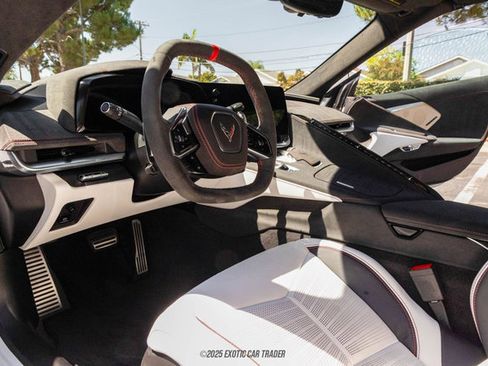 Used 2023 Chevrolet Corvette Stingray Premium Cpe w/ Z51 Performance Package image 35