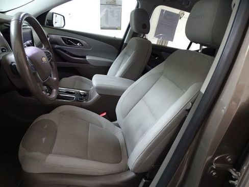 Used 2020 Chevrolet Traverse LT AWD/4WD image 2