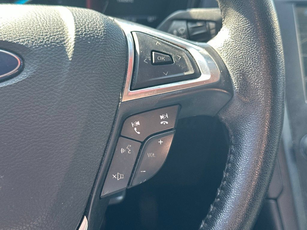Used 2018 Ford Fusion SE w/ Equipment Group 601A FWD image 20