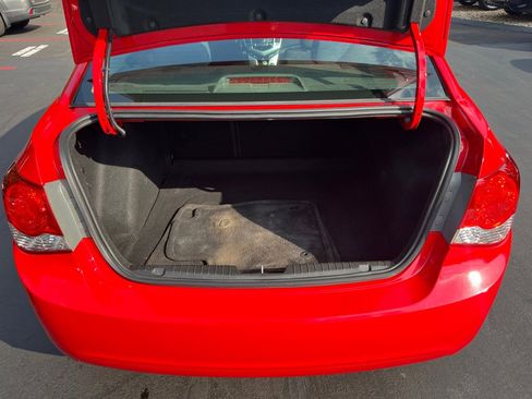 Used 2016 Chevrolet Cruze LT w/ Technology Package image 10