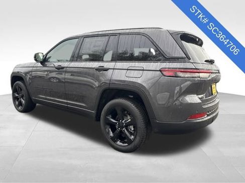 New 2025 Jeep Grand Cherokee Limited w/ Black Appearance Package image 5