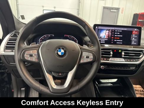 Used 2025 BMW X4 xDrive30i AWD/4WD image 12