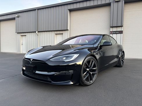 Used 2023 Tesla Model S Standard Range image 4