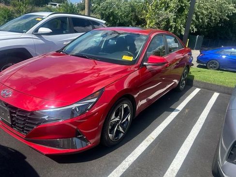 Used 2021 Hyundai Elantra SEL w/ Convenience + Premium Package FWD image 2