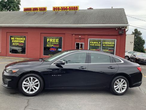 Used 2017 Chevrolet Malibu LT FWD image 4
