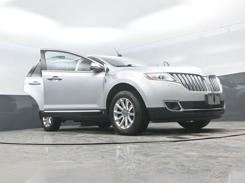 Used 2015 Lincoln MKX AWD w/ Equipment Group 101A image 41