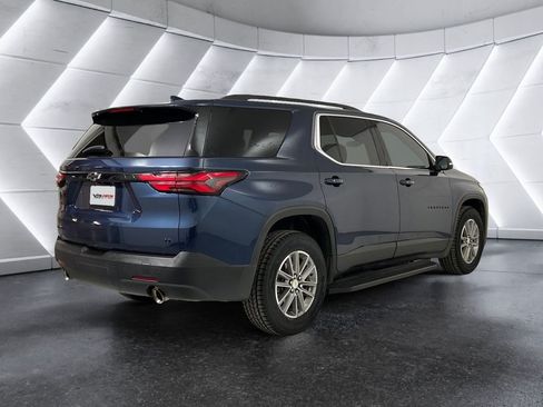 Used 2022 Chevrolet Traverse LT FWD image 4