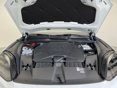 New 2026 Porsche Cayenne image 24