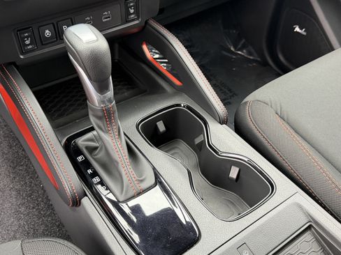 Used 2025 Nissan Frontier PRO-4X w/ Pro Convenience Package image 17