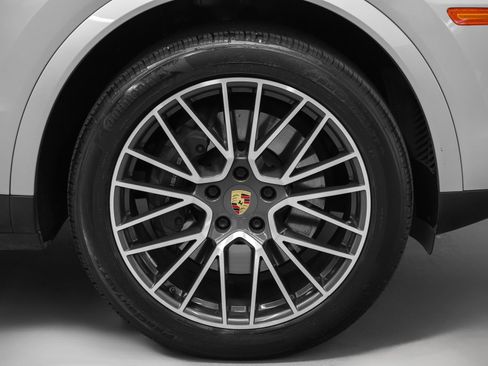 Certified 2021 Porsche Cayenne AWD/4WD image 15