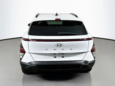 Used 2024 Hyundai Kona SEL FWD image 6