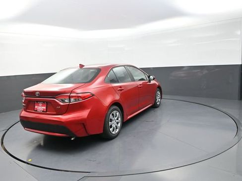 Used 2021 Toyota Corolla LE FWD image 53