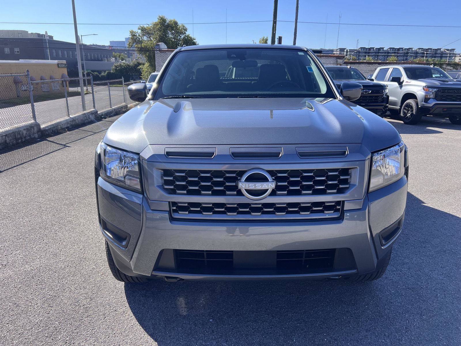 Used 2025 Nissan Frontier SV AWD/4WD image 25