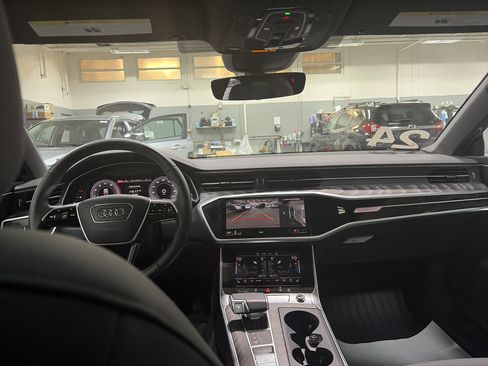 Used 2024 Audi A7 3.0T Premium Plus image 28