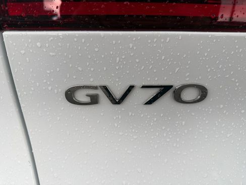 Used 2025 Genesis GV70 3.5T Sport w/ Sport Advanced Package AWD/4WD image 35