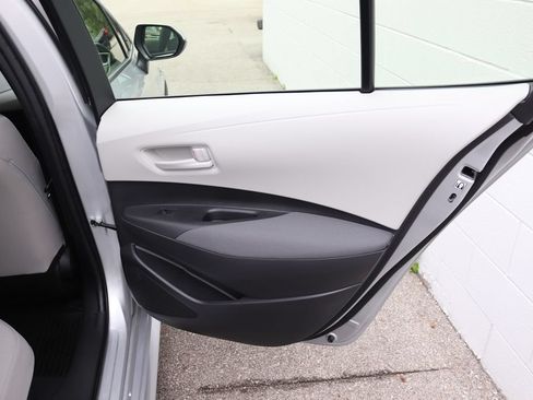 Used 2025 Toyota Corolla LE FWD image 11