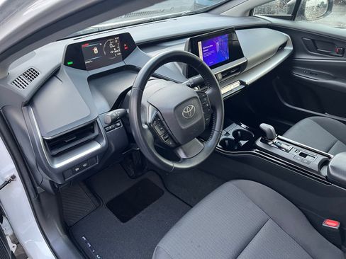 Used 2023 Toyota Prius LE image 10
