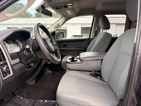 Used 2017 RAM 1500 Express AWD/4WD image 2