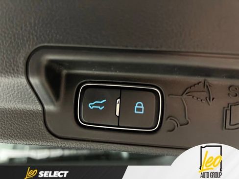 Used 2023 Ford Explorer XLT w/ Equipment Group 202A AWD/4WD image 24