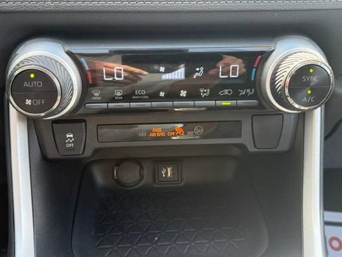 Used 2023 Toyota RAV4 LE AWD/4WD image 25
