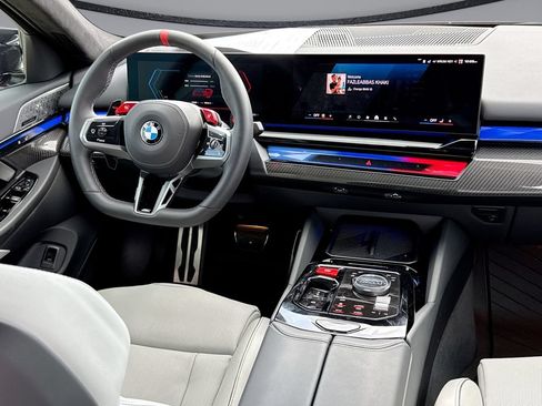 Used 2026 BMW M5 w/ Carbon Package AWD/4WD image 18