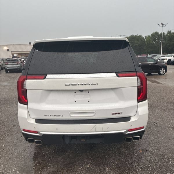 Used 2025 GMC Yukon XL Denali AWD/4WD image 6