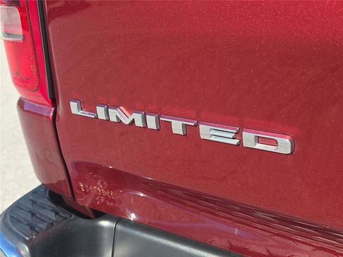 Used 2024 RAM 1500 Limited image 8