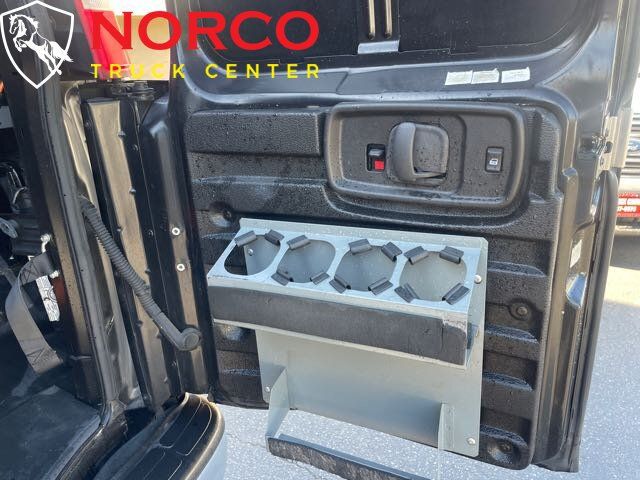 Used 2015 Chevrolet Express 2500 RWD image 9
