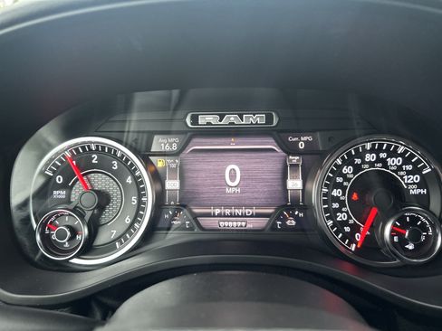 Used 2020 RAM 1500 Big Horn AWD/4WD image 14